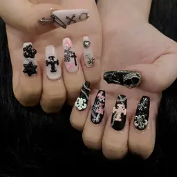 🦋10本アート➕10本長さ出し🦋パーツ🎀沢山利用🉑店内あるパーツとシール全て追加料金なしでご利用可能🉑