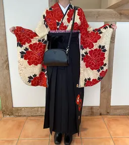 ❣️祝❣️🌸卒業式🌸袴着付け･ヘアセット🌸お友達同士のご予約でお二人共1000円オフ🌟お時間お問い合わせください