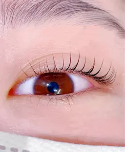 [17時半最終受付]✨まつ毛パーマ(アイシャンプー付き)5.500円→4,400円✨