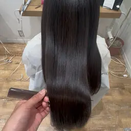 《癖毛さん集合‼️✋》湿気が多い季節におすすめ💦❤️‍🔥うねりゼロ⁉️縮毛矯正