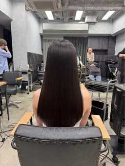 ツヤツヤ縮毛矯正🫧+カット込み