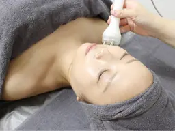 あらゆる肌トラブルには★【美容液導入+リンパマッサージ】