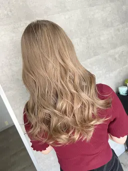 外国人風ダブルカラー　ブリーチ+カラー+コラーゲントリートメント超音波導入ケアプロ付き