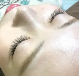 ボリュームラッシュ200本(片目約25束)1月27日13:00のみ/ オフ無し限定 / リペア不可