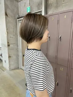 【ご新規様】白髪を活かしたデザインカラー（ハイライト）＋クイックトリートメント