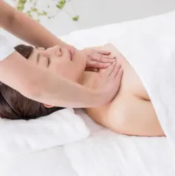 ☆エステモデル募集☆フェイシャルベッド★デコルテエステ付★むくみケア・肌別パック（美白・ハリ弾力・毛穴対策・ニキビ予防）