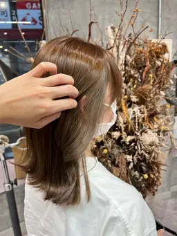 【ミニモ限定】🗽ブリーチ込みイヤリングカラー&プチトリートメント&コテ巻き無料🗽