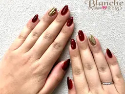 ハンドネイル　オフありボルドーカラー＆ミラーネイル