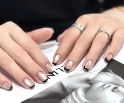 フレンチネイル