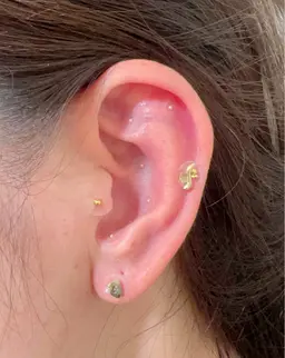 【モデル募集】耳ツボジュエリー2粒+チタン粒　※補足説明を必ずお読み下さい👂こちらのメニューは現金のみです⚠️