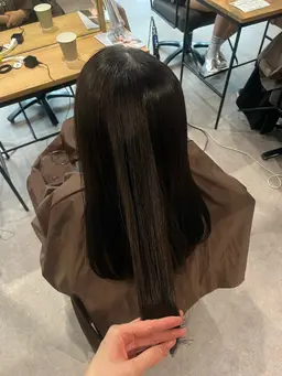 12/28 19:00​〜​ストレートパーマモデル🌟（リタッチ）