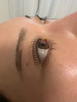 【中顔面短縮】パリジェンヌ 上のみ+下まつ毛40本つけ放題