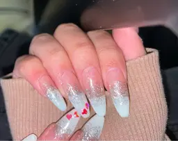 ジェルやり放題➕耳つぼ付け放題