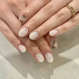 【オフあり】ハンド💅2本アート［パラジェル変更可/センター南］