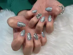 1​〜​3本持ち込みデザイン💅(他店オフ+500円)【Jr.ネイリスト】