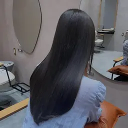 縮毛矯正 リタッチも🙆‍♀️  🫧気になるうねりや広がりを抑えてツヤツヤの美髪へ✨