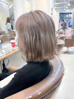 【ハイライトカラー✨】1ブリーチ+ワンカラー+シルクトリートメント