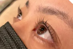 🐯 ケアコース 🐯 トリートメント効果の高い国産のお薬を使用ダメージレスで自睫毛をケアレながらしっかりカール！