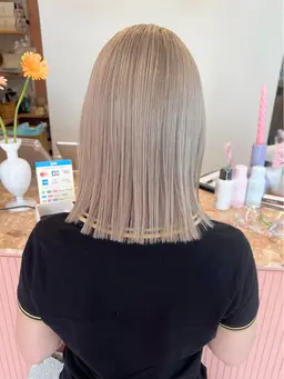 【 minimo限定特別価格 】ケアブリーチ + カラー + トリートメント + プチマッサージ