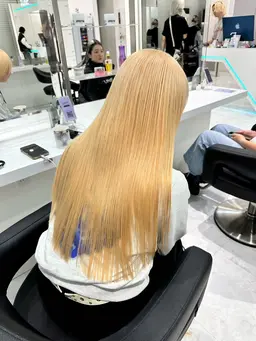 【🤎冬のおすすめメニュー🤎】‎トリプルカラー‎➕髪質改善トリートメント➕韓国風コテ巻き🐏🫧