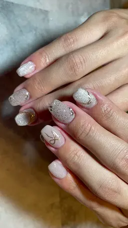 ［パラジェル選べます］ジェルやり放題 ¥5900⭐︎(オフ、ケア込み)