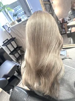 １日先着一名様⚡️ミニモ限定🤩🩵ケアブリーチ込みダブルカラークーポン9405円超音波トリートメント付き