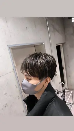 [メンズカット+外国人風ハイライト☘️ブリーチ込み]+ 頭皮トニック付き