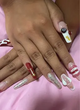 ハンドジェルネイル:ワンカラー　+ 2本デザイン付き(どんなデザインでもOK) (ケア込み/ソフトジェルOFFあり)