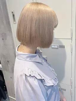 〚🌟ハイトーンにしたい方🌟〛ブリーチ２回 ＋ 韓国風カラー＋ トリートメント🫧【ミニモ学割】