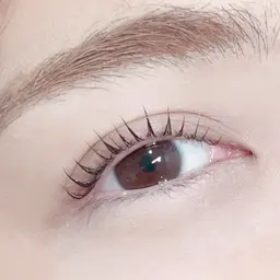 まつ毛パーマモデル