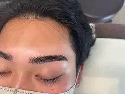 ⭐️メンズアイブロウスタイリング⭐️【ワックス脱毛＋メイク込】《まゆ毛パーマ『HBL』＋¥1000で変更可⭕️》