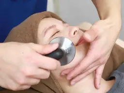 【口コミ割引】1番人気　美容鍼＋高周波ラジオ波温熱機器　肌荒れ解消、浮腫みもスッキリ小顔☺️ 60分　3000円