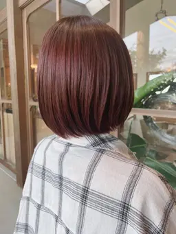 縮毛矯正、カット、トリートメント　ふんわり自然なストレート仕上げも可能です✨　ミディアムロング➕1,000円