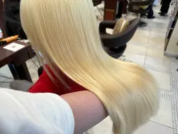 【ご新規様限定🌷髪質再生ハイトーン✨】🌼ケアブリーチ+カラー +内部補修TR🌼¥16400