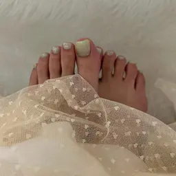 "新規ワンカラー カラー500色以上、ラメ300色以上から選べます💕　フットワンカラー/ラメグラ