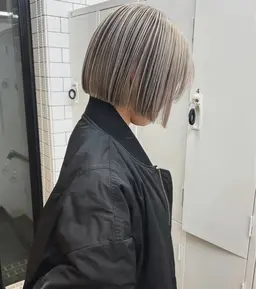 ブリーチ＋カラー＋トリートメント