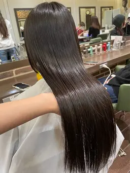 ナチュラルにストレートにしたい方へ【ストレートパーマ】