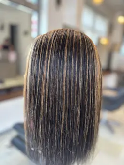 ¥6000（現金支払いのみ）BOB style の方オススメ！ワンブリーチアンブレラカラー