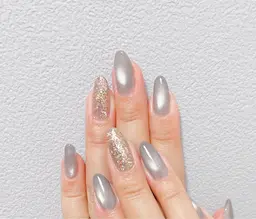 マグネット、ラメカラー2色ネイル(オフ込 ※デコネイルオフは➕1000円)