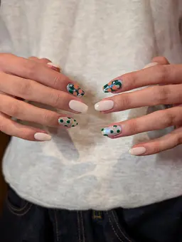 《ご新規様限定》片手２本アート(全部で4本アート)💅（オフあり）