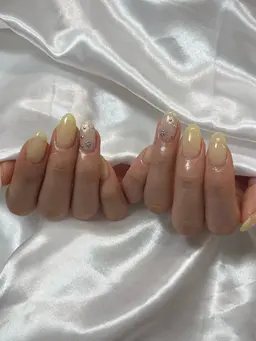 【𝙃𝙖𝙣𝙙】💚2本アート＋8本ワンカラー💚持ち込みデザイン◎(オフなし)