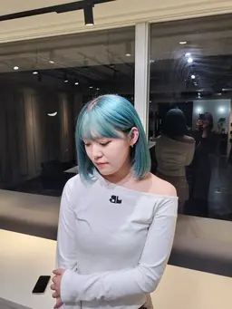 【❄️青系の寒色にしたい方限定❄️】ブリーチ2回可!ダメージレス艶カラー🫧+髪質改善トリートメント