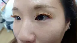 ボリュームラッシュ　300本(100本程度)　オフ無料アイシャンプー付き