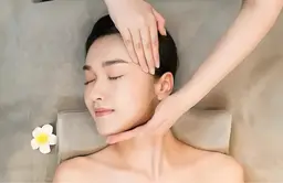 ★24K金泊美容液★（全身＋顔）アロマリンパ＋小顔コルギ+超音波導入90分 ¥7780