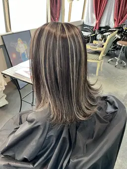 コントラスト強めハイライトカラー(ブリーチ2回)🐦‍⬛🤍