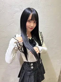 ご新規様限定🎶韓国🇰🇷カット➕高発色低ダメージカラー➕水素髪質改善ULTOWAトリートメント