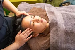 ☆頭集中ケア　ドライヘッドスパ　眼精疲労・頭痛をスッキリと。