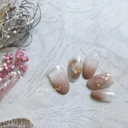 《美爪を育てる丁寧ネイルケア込み》ハンドジェルアート4本まで※持ち込みデザインok※オフなし