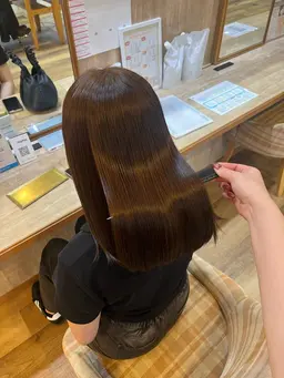 《艶さらヘア🫧‪⸝⋆⸝⋆》  カット+5step(髪質改善)トリートメント