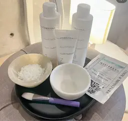 【素肌がキレイ♡フェイスライン、小鼻スッキリ♪全顔フェイシャルwax  トリートメント】（産毛/角質/小鼻/毛穴ケア）